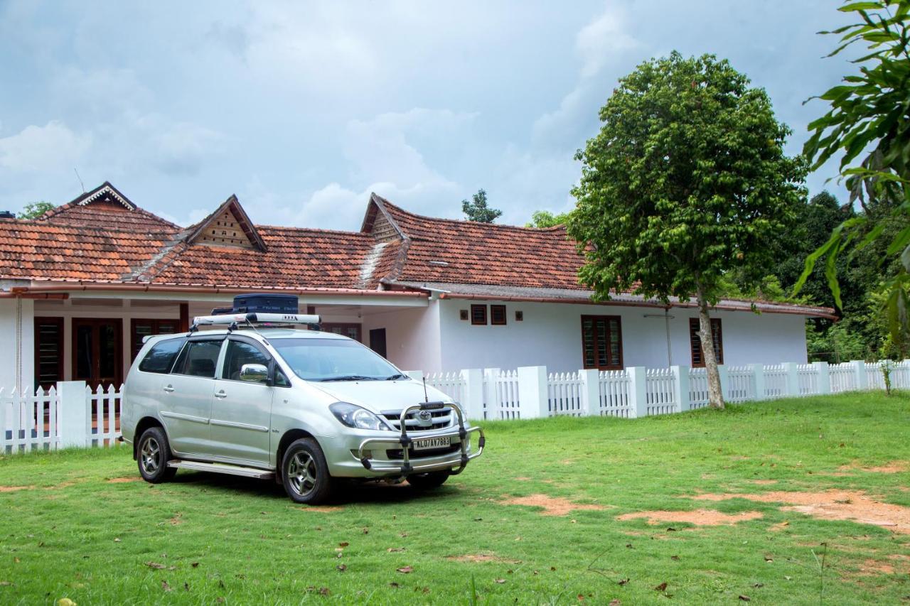 Akkara Homestay & Ayurveda กัตตะยัม ภายนอก รูปภาพ