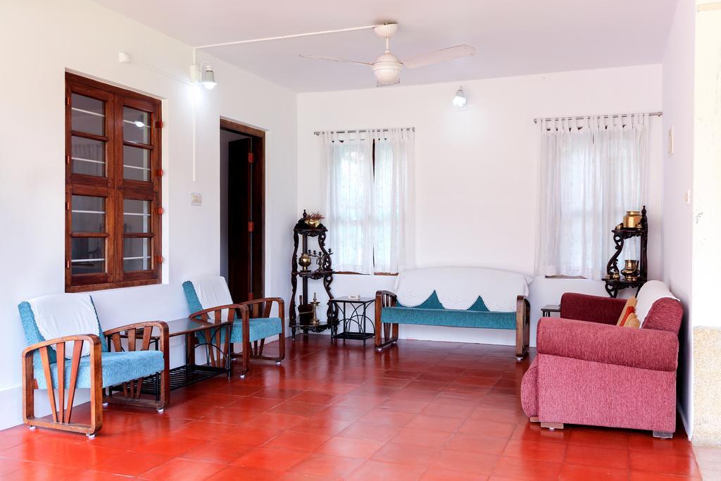 Akkara Homestay & Ayurveda กัตตะยัม ภายนอก รูปภาพ