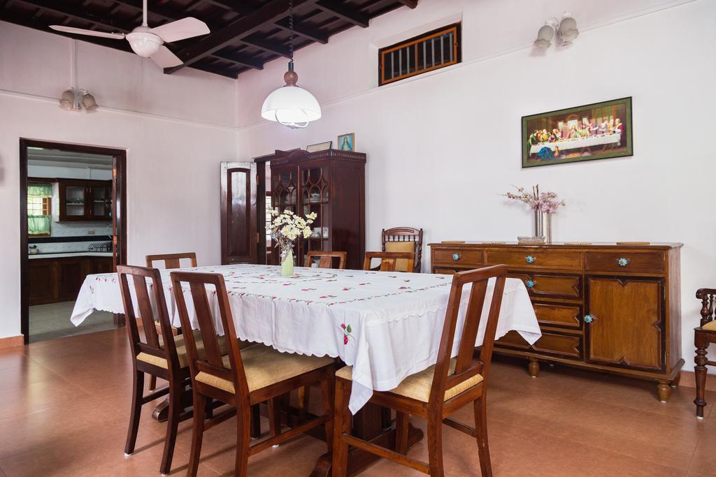 Akkara Homestay & Ayurveda กัตตะยัม ภายนอก รูปภาพ